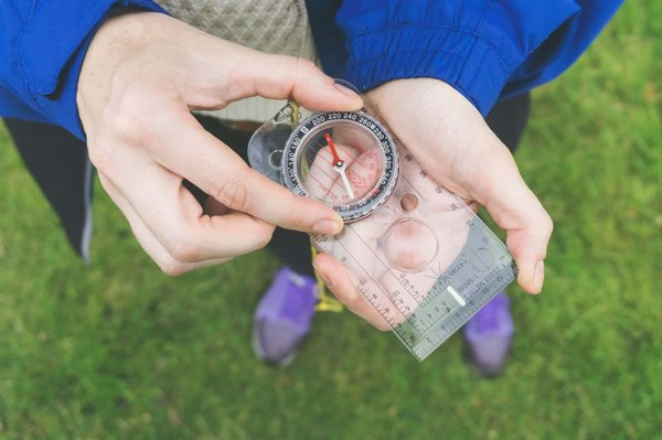 Où explorer les formations karstiques spectaculaires de la baie d'Ha Long au Vietnam?